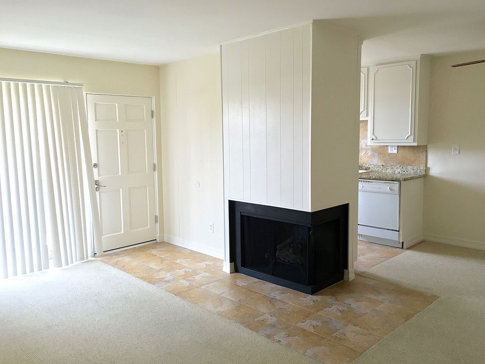 1st image of 11926 Dorothy St APT 6