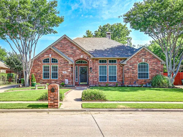 8813 Trails Edge Dr, North Richland Hills, TX 76182