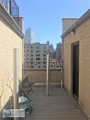 Rented by Metropolitan Property Group | media 26