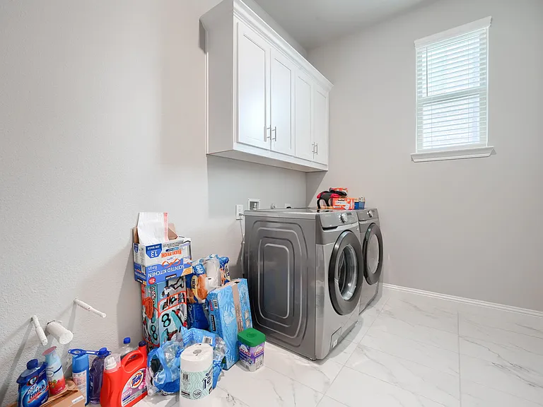 929 Newcastle Dr — Photo 34