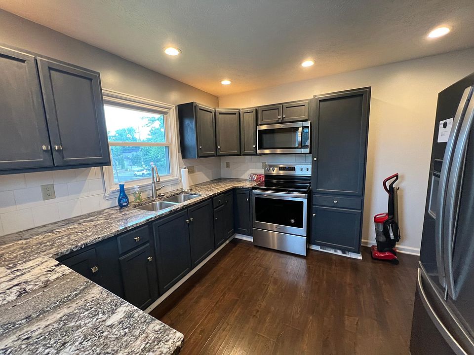 1st image of 428 5th St NE