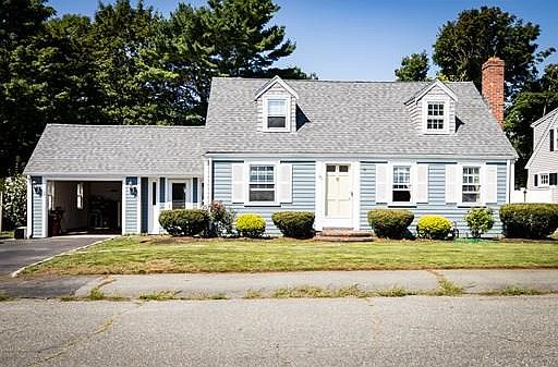 1st image of 42 Holly Hill Cir