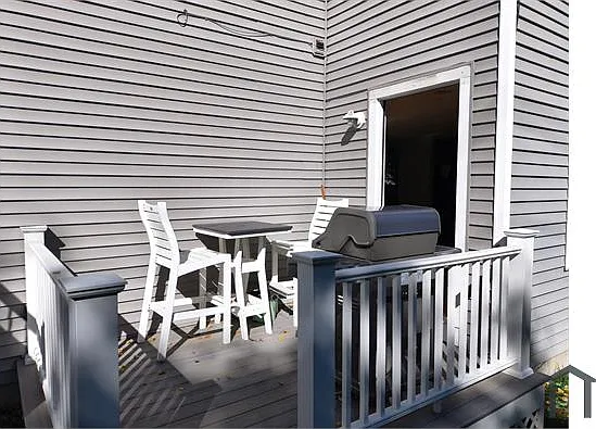 7 Newbury Dr #7 — Photo 4