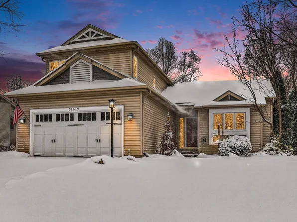 51619 Meadow Pond Dr, Granger, IN 46530