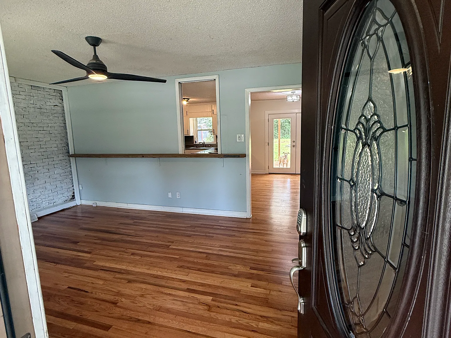106 Brookwood Dr — Photo 2