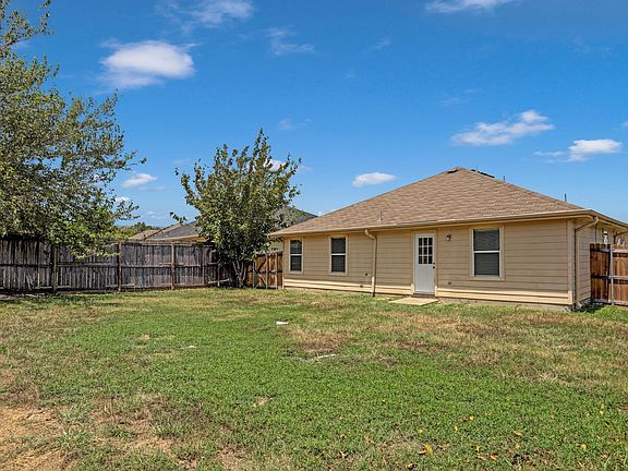 4th image of 105 Sandlewood Dr