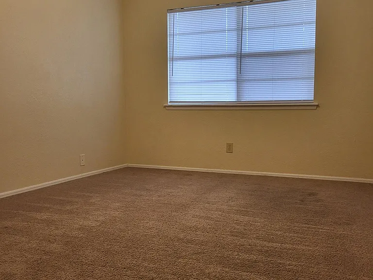 1900 E Okmulgee Ave #26 — Photo 3