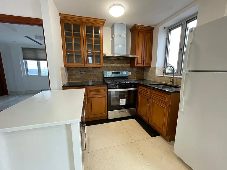 133-20 Avery Ave #11 — Photo 2