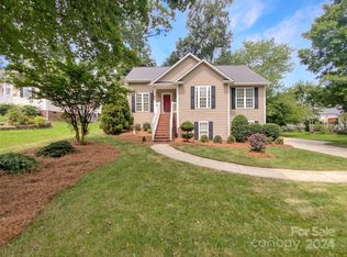 2072 Samantha Dr, Kannapolis, NC 28083