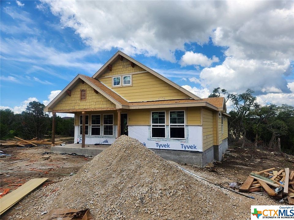 1st image of 806 Cypress Dr