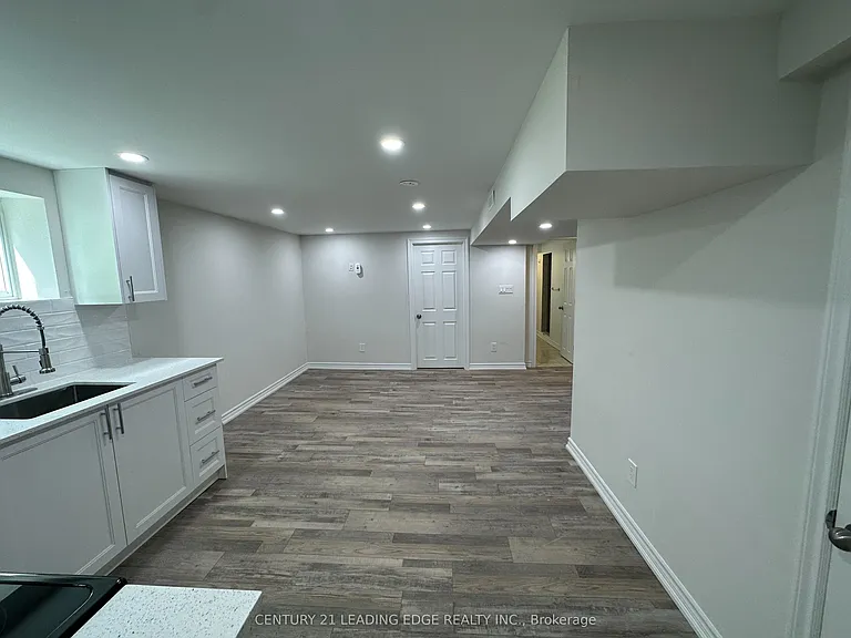 11 White Abbey Park #BASEMENT — Photo 1