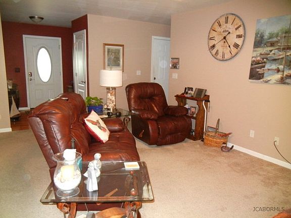 4th image of 10416 Pinecrest St