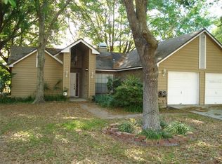 1041 Windsor Way, Lutz, FL 33559