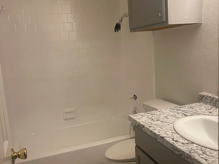 8832 Saint Thomas Cir — Photo 11