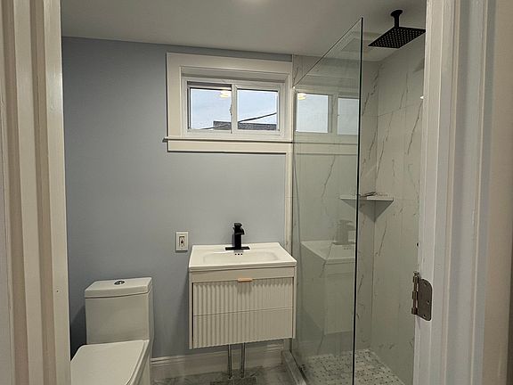 4th image of 50 Tremont Ave #2