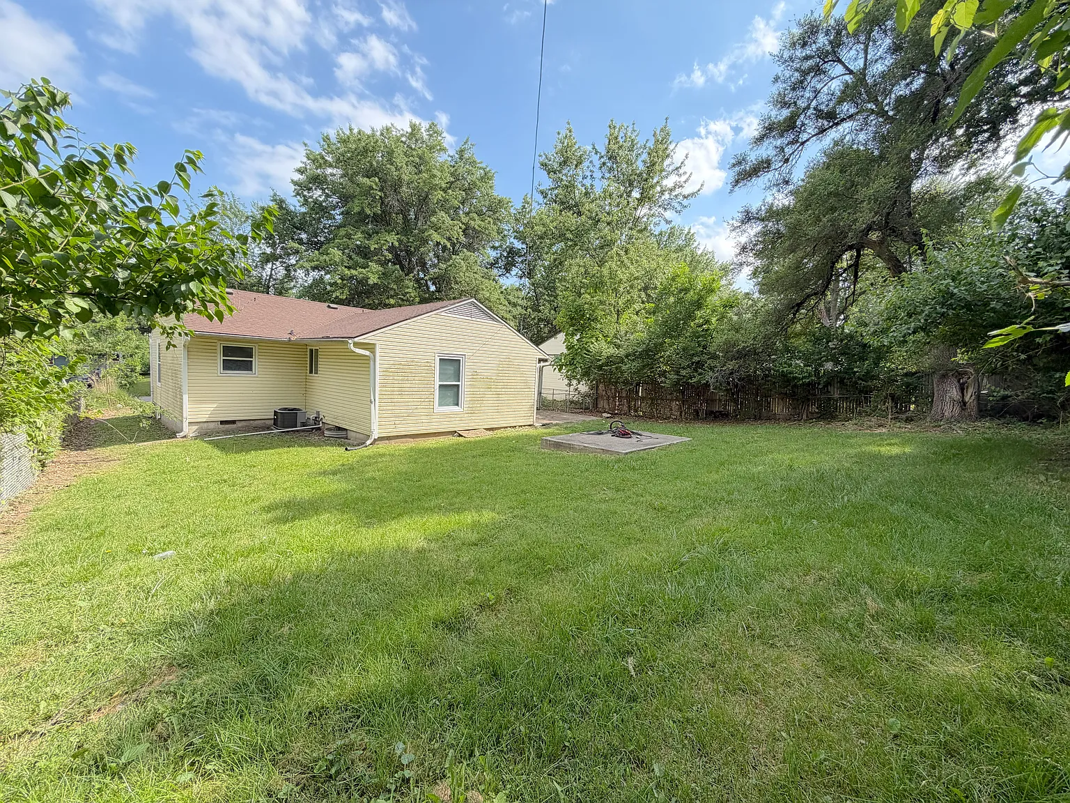 4 bed, 1504 sqft, $1,600 — Photo 2