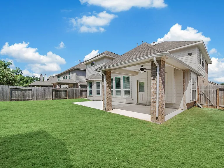 26028 Hasting Ridge Ln — Photo 43