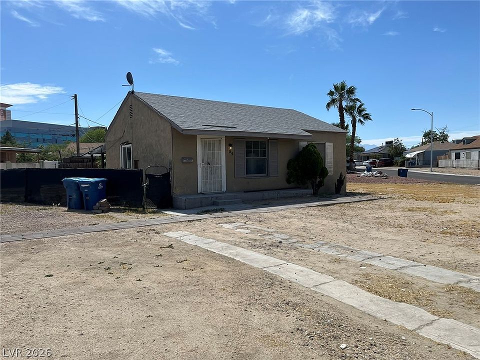 1st image of 704 Bell Dr