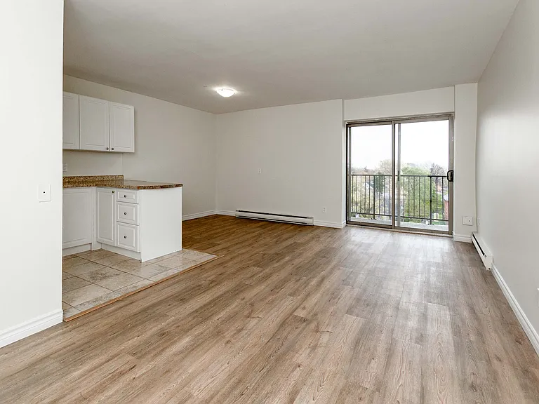 880 Colborne Rd — Photo 10