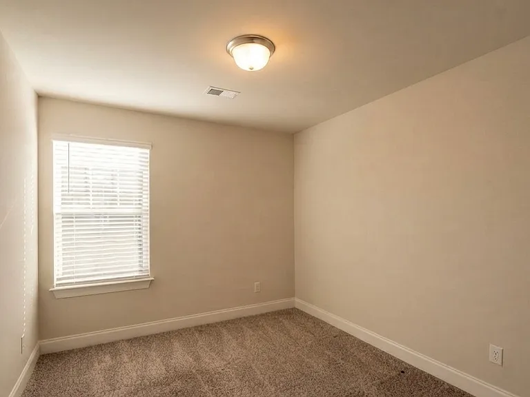 857 Longleaf Ln — Photo 10