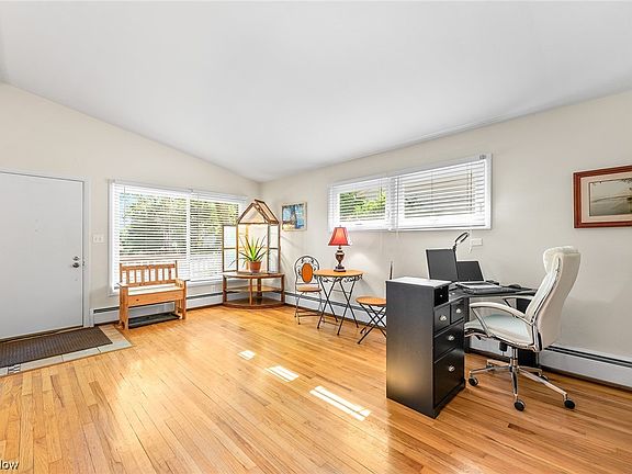 3rd image of 216 Spriggel Dr