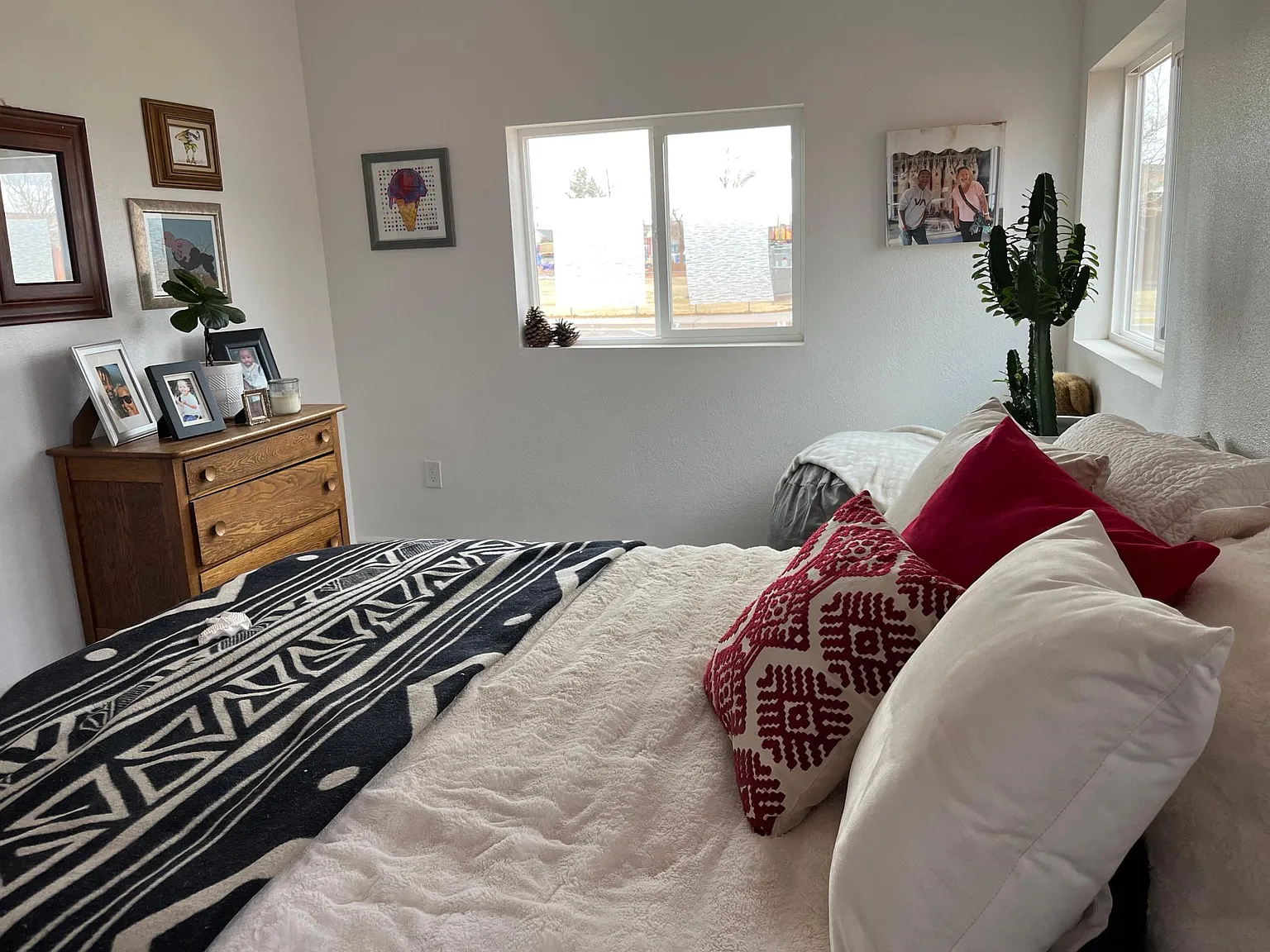 212 W Maple St — Photo 3