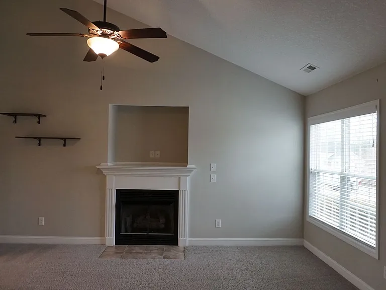 407 Sundown Ct — Photo 11