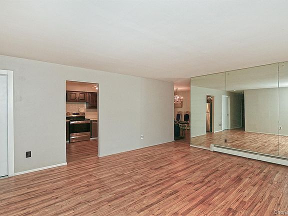 3rd image of 195 Mohawk Street