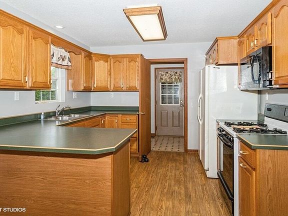 3rd image of 8805 E Long Lane Dr