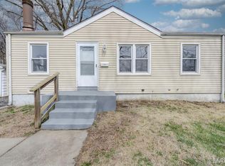 11001 Saint Raphael Ln, Saint Ann, MO 63074