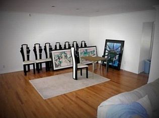 17401 Osborne St, Northridge, CA 91325