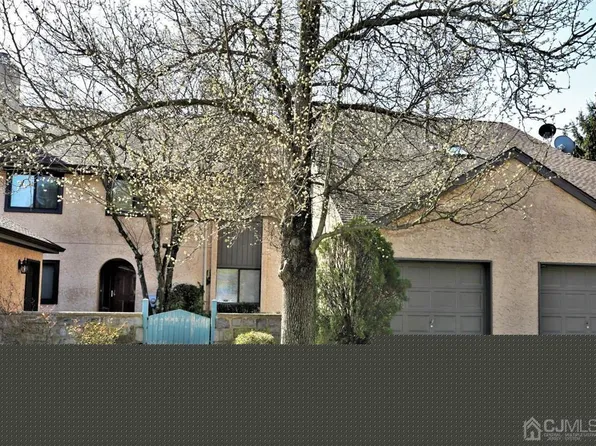 32 Ashford Dr, Plainsboro, NJ 08536