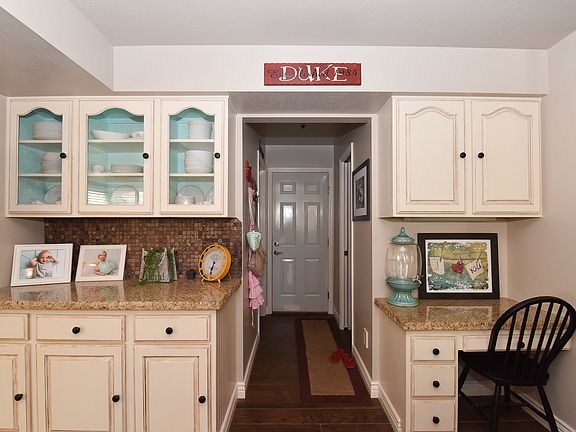 5th image of 2519 W Country Bend Dr