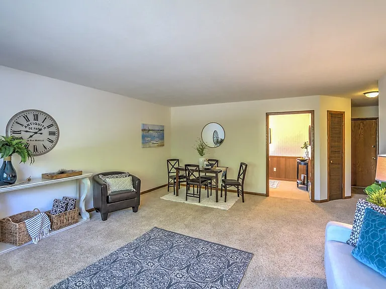 201 Tompkins Dr — Photo 15
