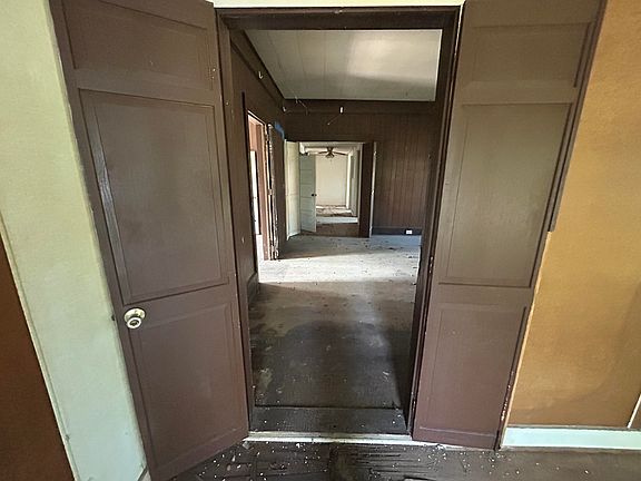 4th image of 203 W 10th Ave