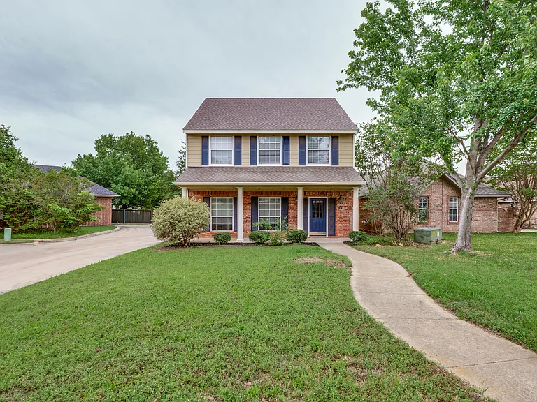 1156 Bent Oaks Dr — Photo 1