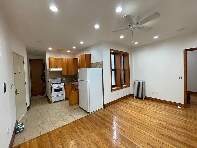 535 45th St #6B — Photo 1