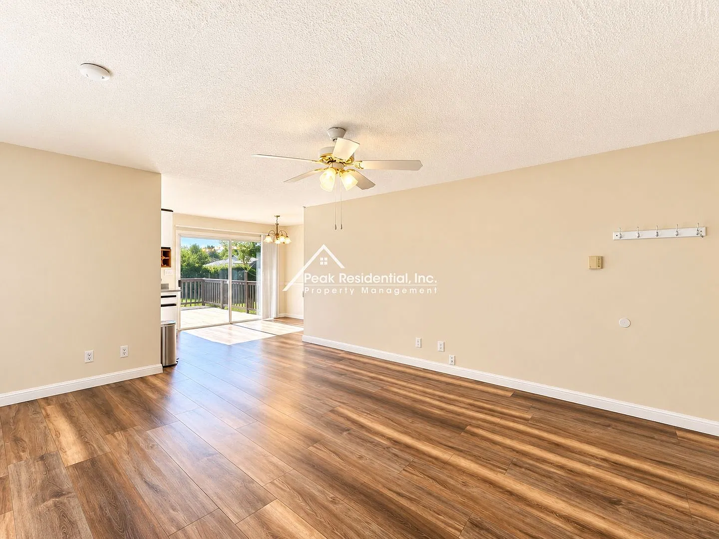 North Highlands 3bd/1.5ba House with 1 Car Garage — Photo 3