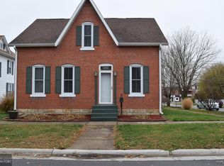 1236 Avenue F, Fort Madison, IA 52627
