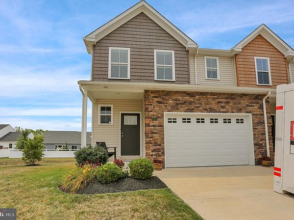 3rd image of 28 Hubbardton Ct