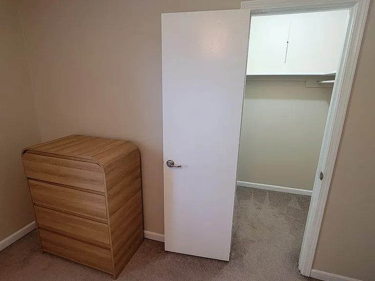 1010 Country Club Rd #G1 — Photo 13