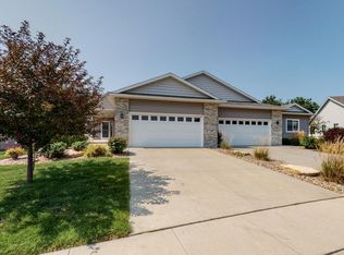 2636 Hawk Ridge Ct SE, Rochester, MN 55904