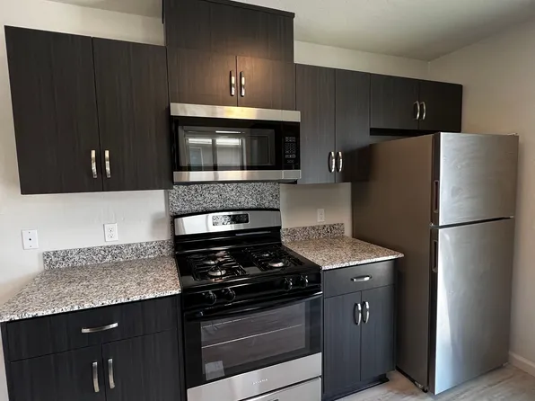 731 Aberdeen St #731, Tulare, CA 93274
