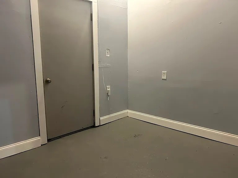 666 Ogden St #3 — Photo 10