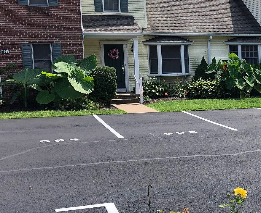 1st image of 592 E Cypress St