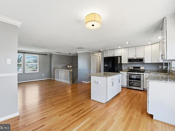 3rd image of 7916 Frye Rd