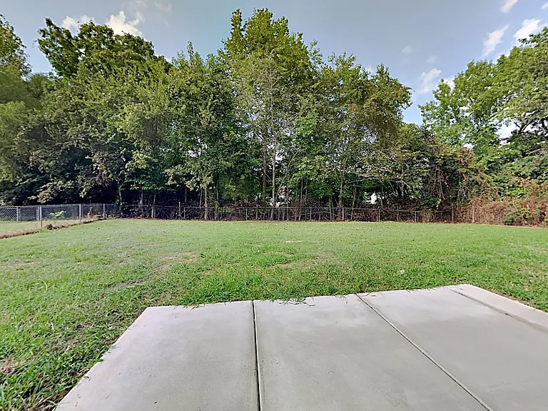 757 Spees Dr — Photo 14