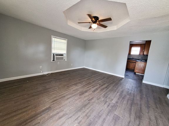 2nd image of 220 E 9th St