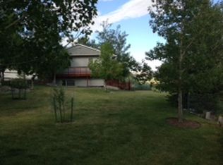 11 Ridge Rd, Lander, WY 82520