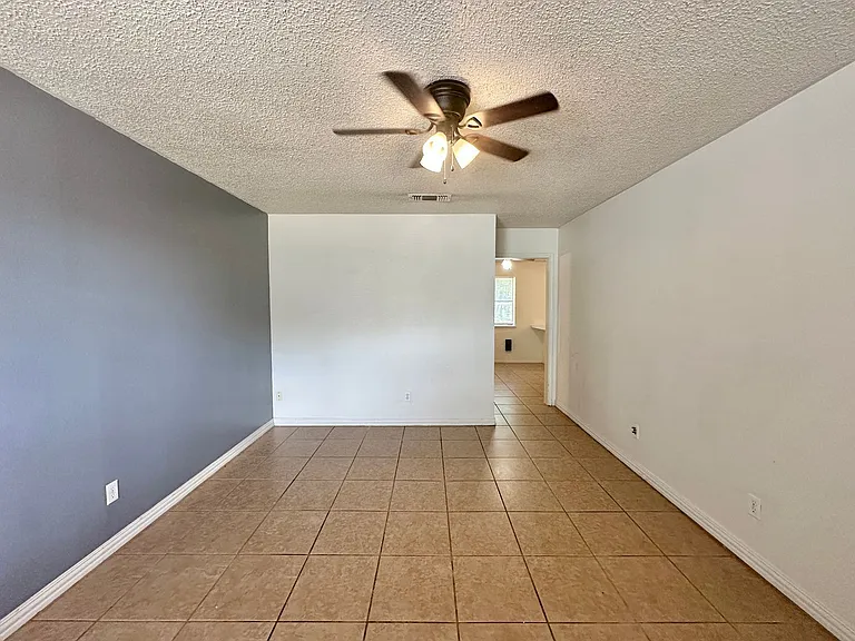 704 N 19th St — Photo 3